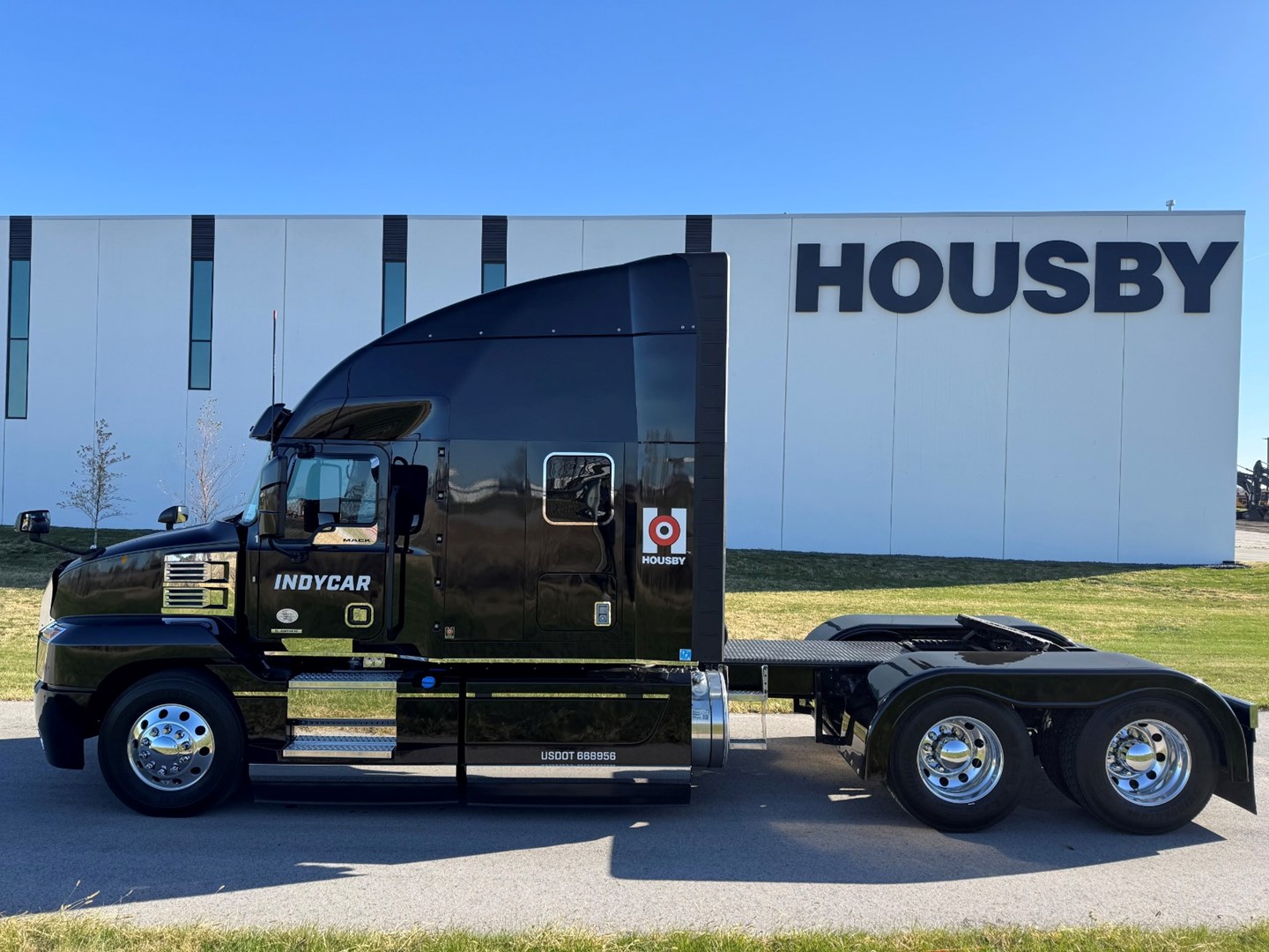 2022 Mack Anthem 64T Sleeper - image 3